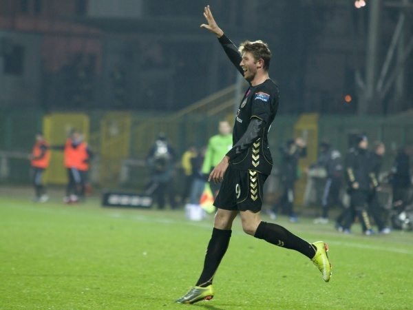 Cani przedłużył kontrakt