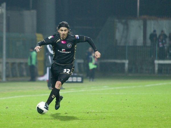 Polonia ogrywa Pakhktakor i trenuje dalej