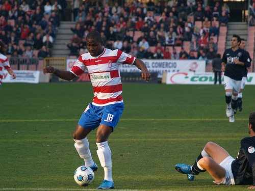 Granada wygrywa w derbach