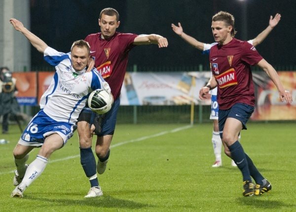 Pietruszka przedłużył kontakt z Pogonią