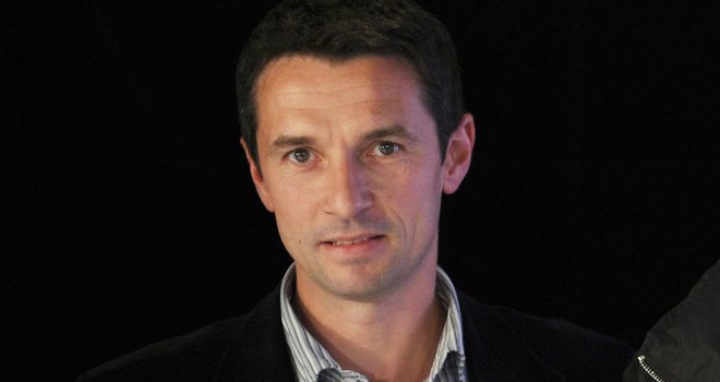 Garde zwolniony, Aston Villa tonie