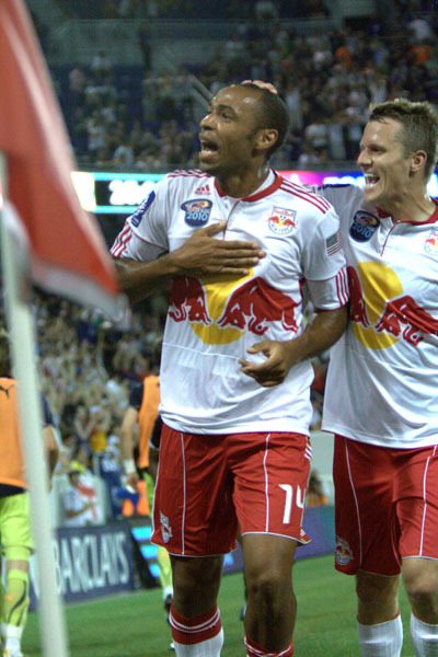 Poważna kontuzja bramkarza po zagraniu Henry’ego