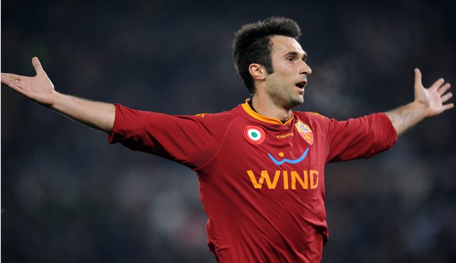 Vucinic odrzuca oferty Arsenalu i Valencii