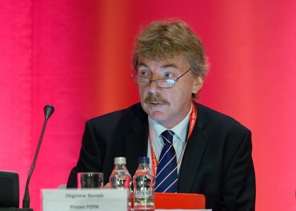 Ludzie robią przekręty, a PZPN się na to godzi