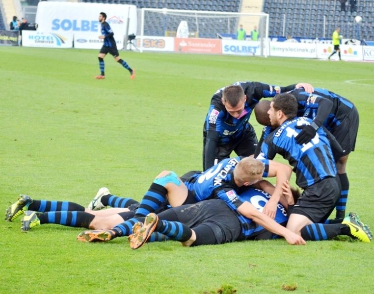 Zagłębie i Zawisza w półfinale PP!